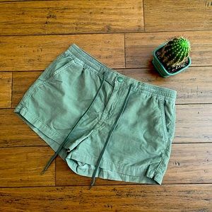 🥒Green American Eagle Shorts🥒